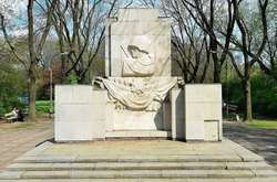 У Варшаві демонтують пам’ятник радянським солдатам