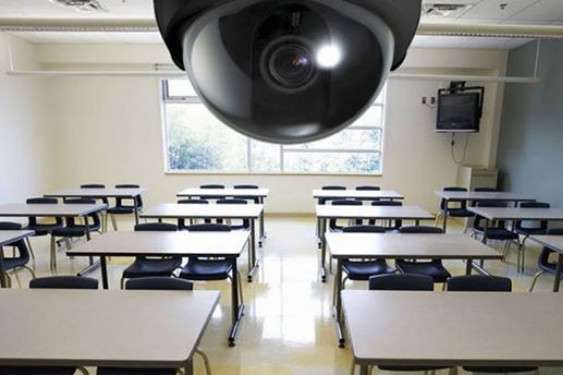 Після теракту у Керчі у школах Києва перевірять системи відеоспостереження