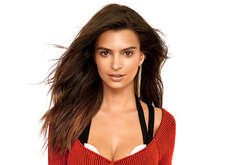 Американская модель крупным планом показала оголенные части тела в мини-бикини: обжигающие фото