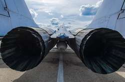 Росіян хотів постачати в Україну деталі двигунів винищувачів 