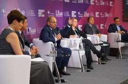 Председатель Одесской ОГА Максим Степанов выступает на X Национальном экспертном Форуме