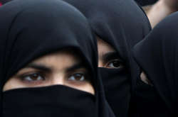 В Алжире женщинам запретили носить на работе никаб