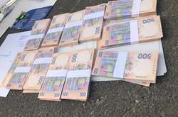 Заступника керівника «Льодового стадіону» затримано на хабарі у півмільйона гривень