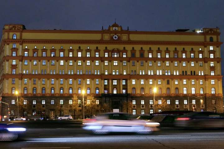 В Москві затримали двох чоловіків, які закидали яйцями будівлю ФСБ
