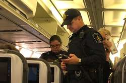 В Канаді екстрено приземлився пасажирський «Боїнг» через тріщину у лобовому склі