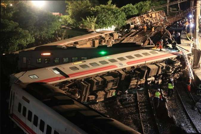Аварія потяга на Тайвані: кількість жертв зросла до 22, понад 170 постраждали