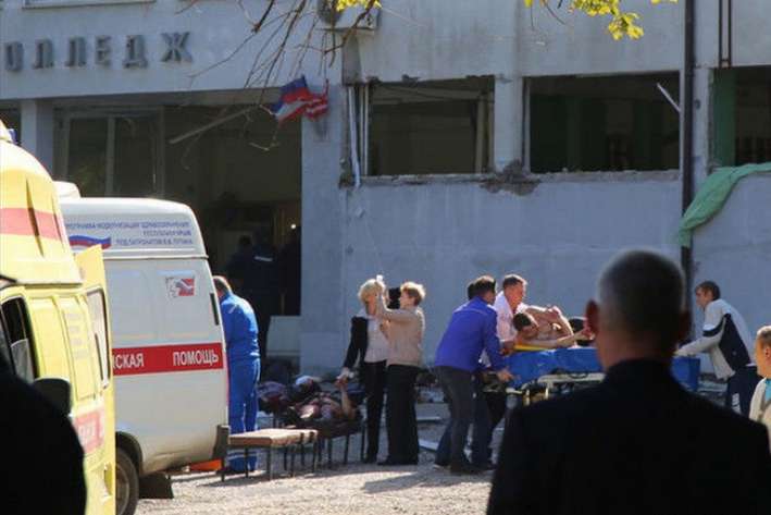 Бійня у керченському коледжі: ще три людини звернулися за медичною допомогою