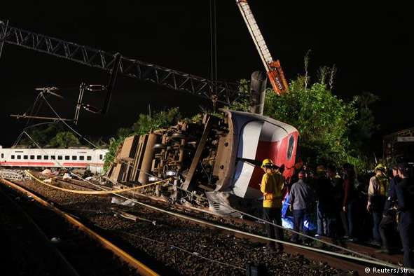 Масштабна аварія потяга на Тайвані: кількість жертв зросла