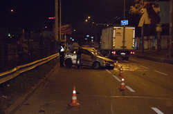 Від удару у &laquo;німця&raquo; відірвало переднє колесо і витекло масло