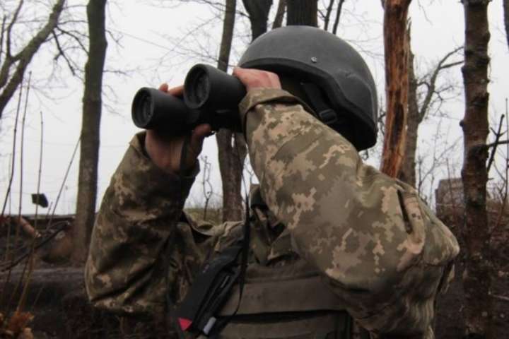 Поблизу Щастя бойовики три години поспіль гатили по українських позиціях