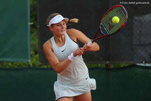 Юна українська тенісистка Завацька здобула перемогу в першому колі турніру у Франції