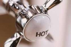 Через аварії близько 5% киян залишаються без гарячої води