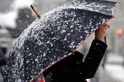 На Україну насуваються дощі з мокрим снігом