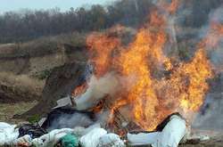 Поліцейські у Хмельницькому спалили тонну наркотиків