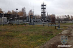 На Сумщині виявили підпільний нафтопереробний завод 