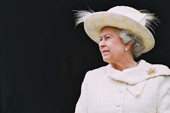Королева Британии впервые публично прокомментировала «Брексит»
