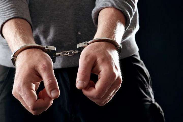 Детективи НАБУ затримали сина нардепа у справі заволодіння мільйонами «Ощадбанку»