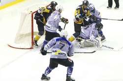 «Білий Барс» обіграв «Крижаних Вовків» і вибрався з останнього місця в турнірній таблиці
