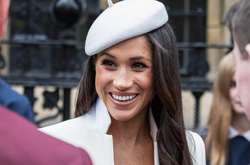 Меган Маркл забыла снять бирку с платья