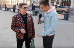 Украинский политолог показал русским, как нужно одеваться