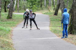 Жіноча збірна з біатлону повернулася в Україну після збору в Австрії