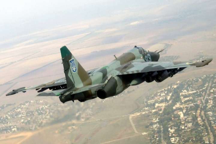 У Миколаєві відремонтували два літаки для українського війська 
