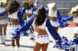 Жінки, які люблять автоспорт і живуть гонками. Фото вродливих акторок, моделей і грід-ґьорлз