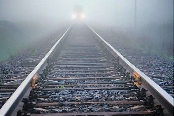 На Львівщині школярка потрапила під поїзд 