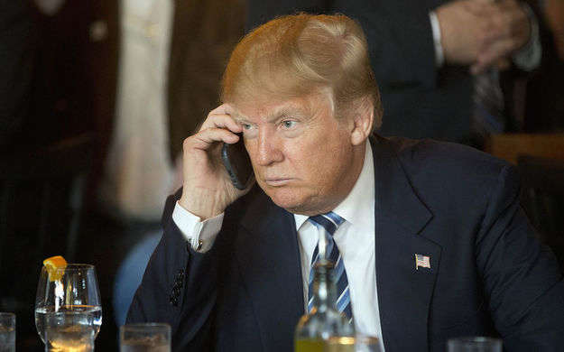 Президент США Дональд Трамп - Білий дім спростував інформацію про прослуховування телефону Трампа