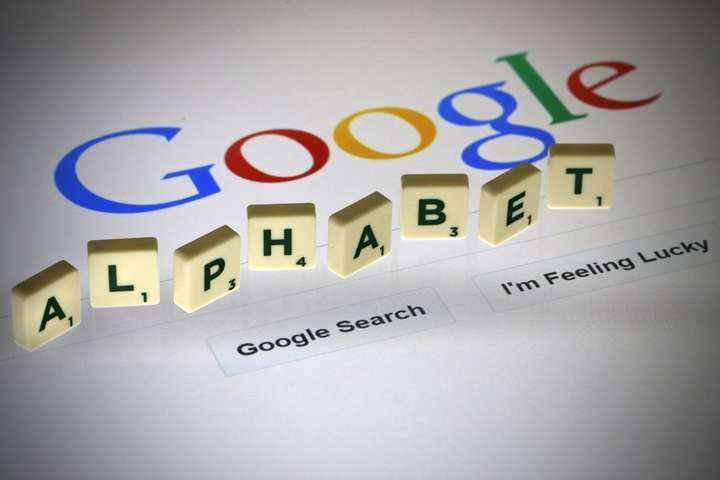 Акции холдинга Alphabet, в состав которого входит Google, упали более чем на 6%