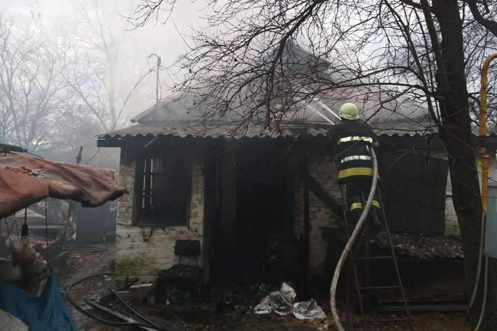 На Київщині разом з будинком заживо згорів його господар