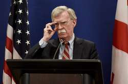  Джон Болтон під час виступу у Тбілісі, 26 жовтня 2018 року 