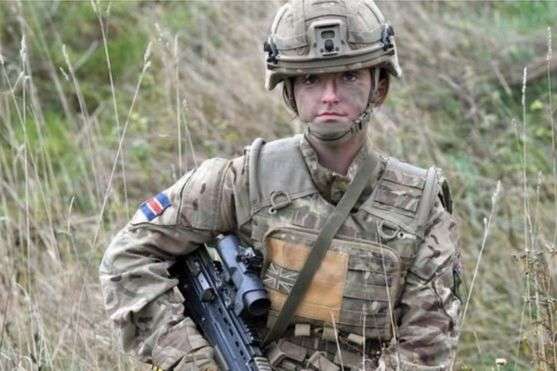 У Британії уперше дозволили жінкам служити в будь-яких військах