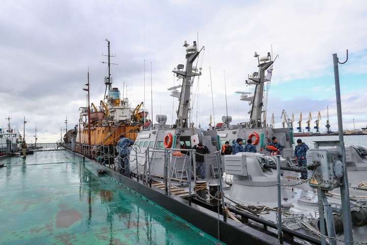 Американські дипломати побували на кораблях ВМС на Азові