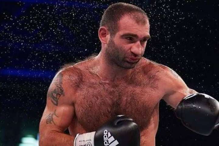 Грузинський боксер ледь не побив власного тренера після поразки (відео)