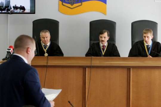 Справа Януковича: сьогодні у суді виступає сторона захисту
