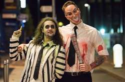 В Британії молодь в екстравагантних костюмах вже почала святкувати Геллоуїн