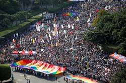 В столице Тайваня прошел крупнейший в Азии гей-парад