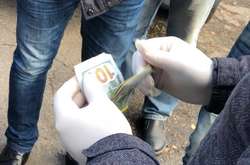 Оголошено підозру затриманим на хабарі екологічним інспекторам 