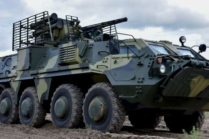 ЗСУ отримали перші БТР-4 з нової української бронесталі