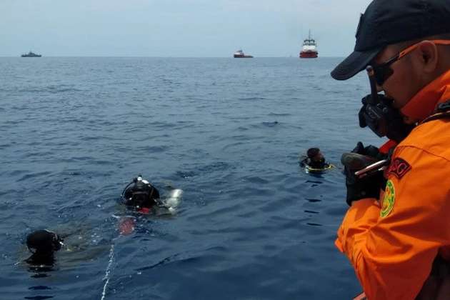 Авіакатастрофа в Індонезії: рятувальники знайшли перші тіла