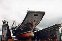 Авианосец &laquo;Адмирал Кузнецов&raquo; в доке