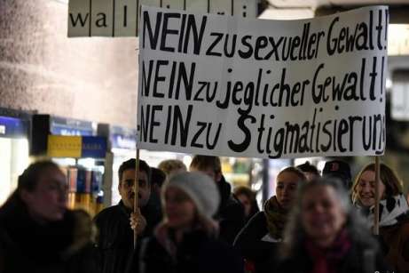 У Німеччині люди вийшли на протести через зґвалтування дівчини групою мігрантів