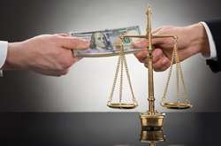 На конкурс до Антикорупційного суду подався захисник російського пропагандиста та довіреної особи Путіна