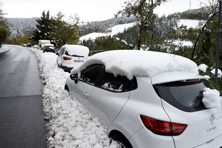 Во Франции из-за сильных снегопадов почти 200 тыс. домов остались без света