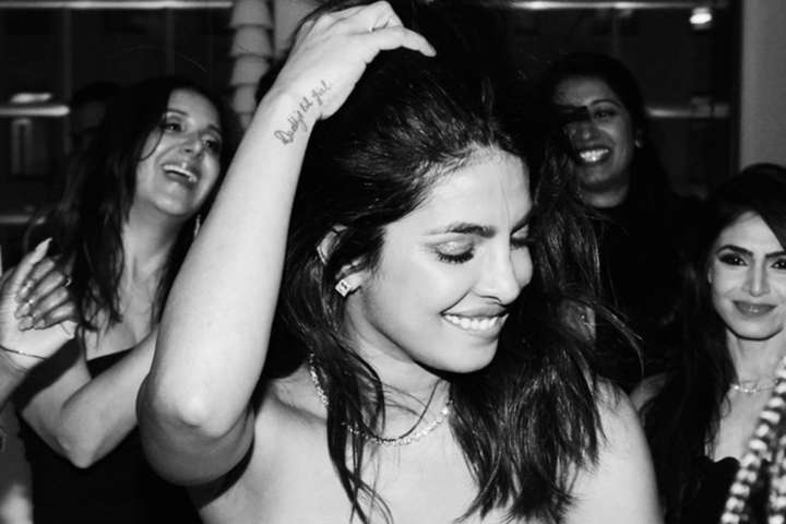 @priyankachopra - Приянка Чопра повеселилась на девичнике