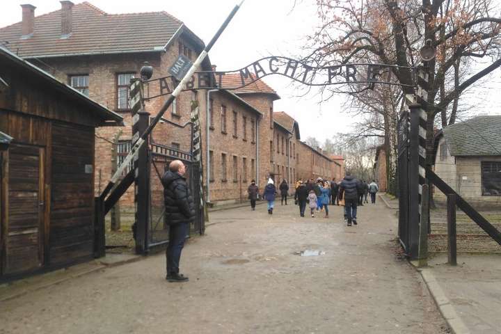 У Польщі відкрили справу проти української компанії через гру про Освенцим