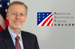 Керівник посольства США в Республіці Китай Брент Крістенсен