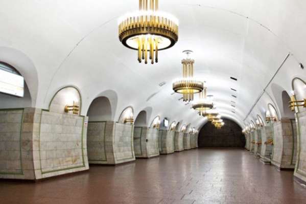 Невідомі вдруге за добу «замінували» станцію метро «Площа Льва Толстого» 