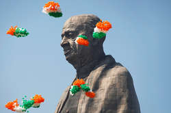 В Индии достроили самую высокую в мире статую